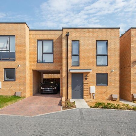 Cozen Villa Edgware ภายนอก รูปภาพ