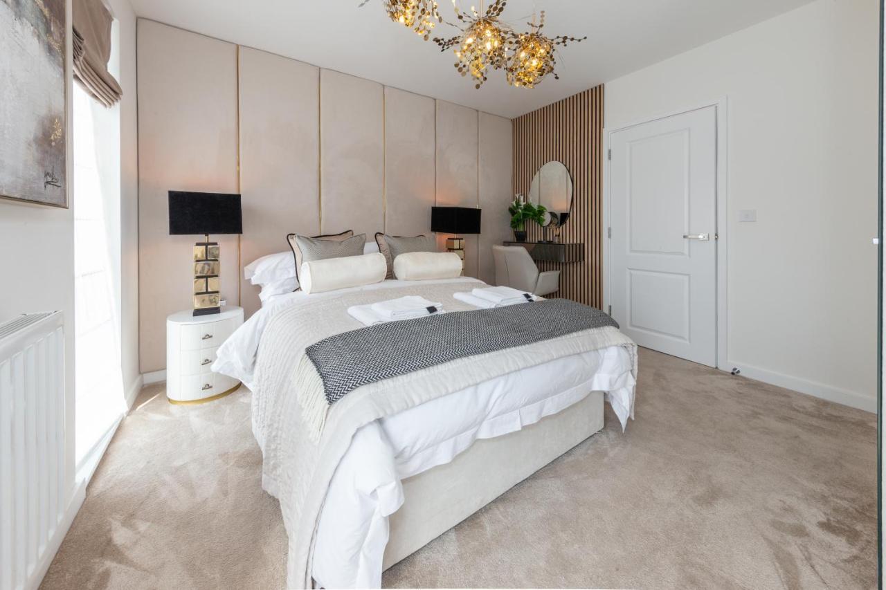 Cozen Villa Edgware ภายนอก รูปภาพ
