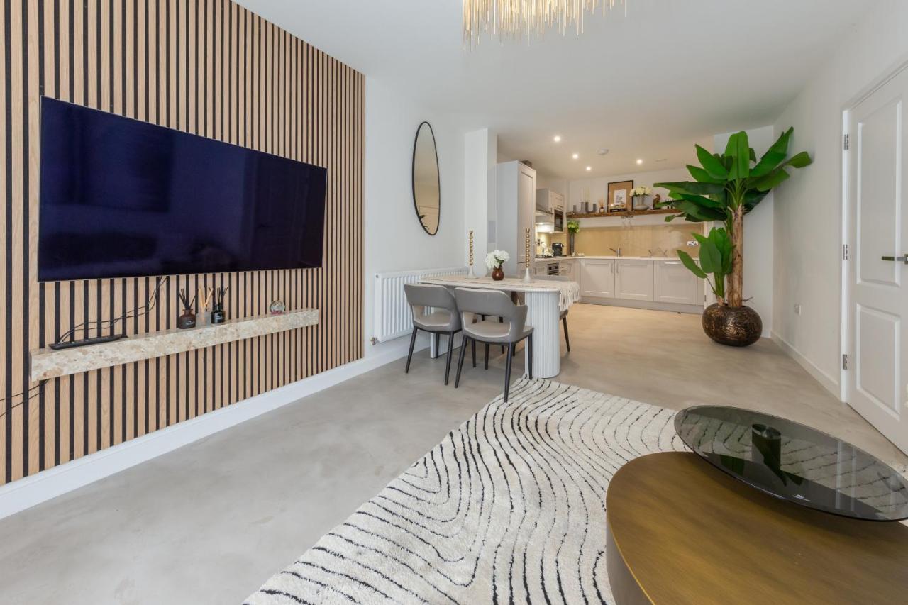 Cozen Villa Edgware ภายนอก รูปภาพ