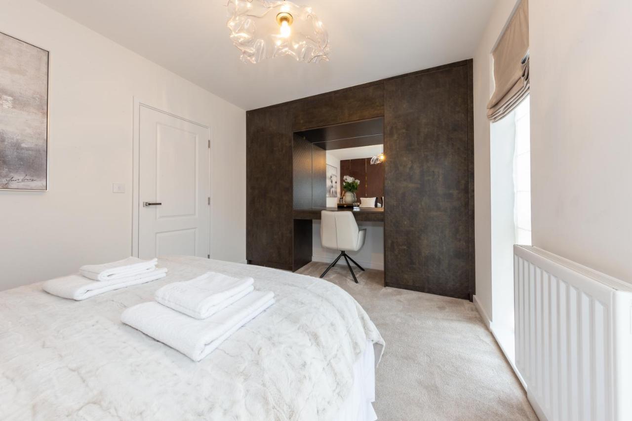 Cozen Villa Edgware ภายนอก รูปภาพ