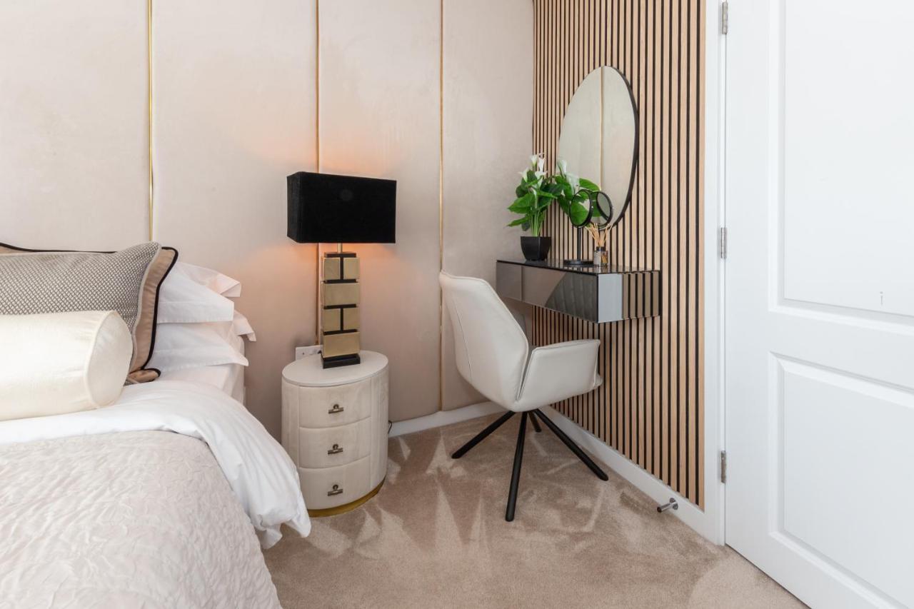 Cozen Villa Edgware ภายนอก รูปภาพ